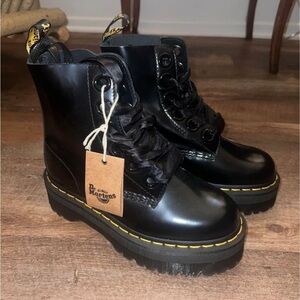 New Doc Martens Size 6//black